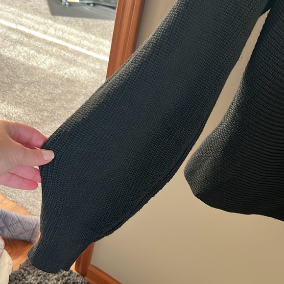 NWT square neck black sweater with balloon sleeves - Picture 4 of 4